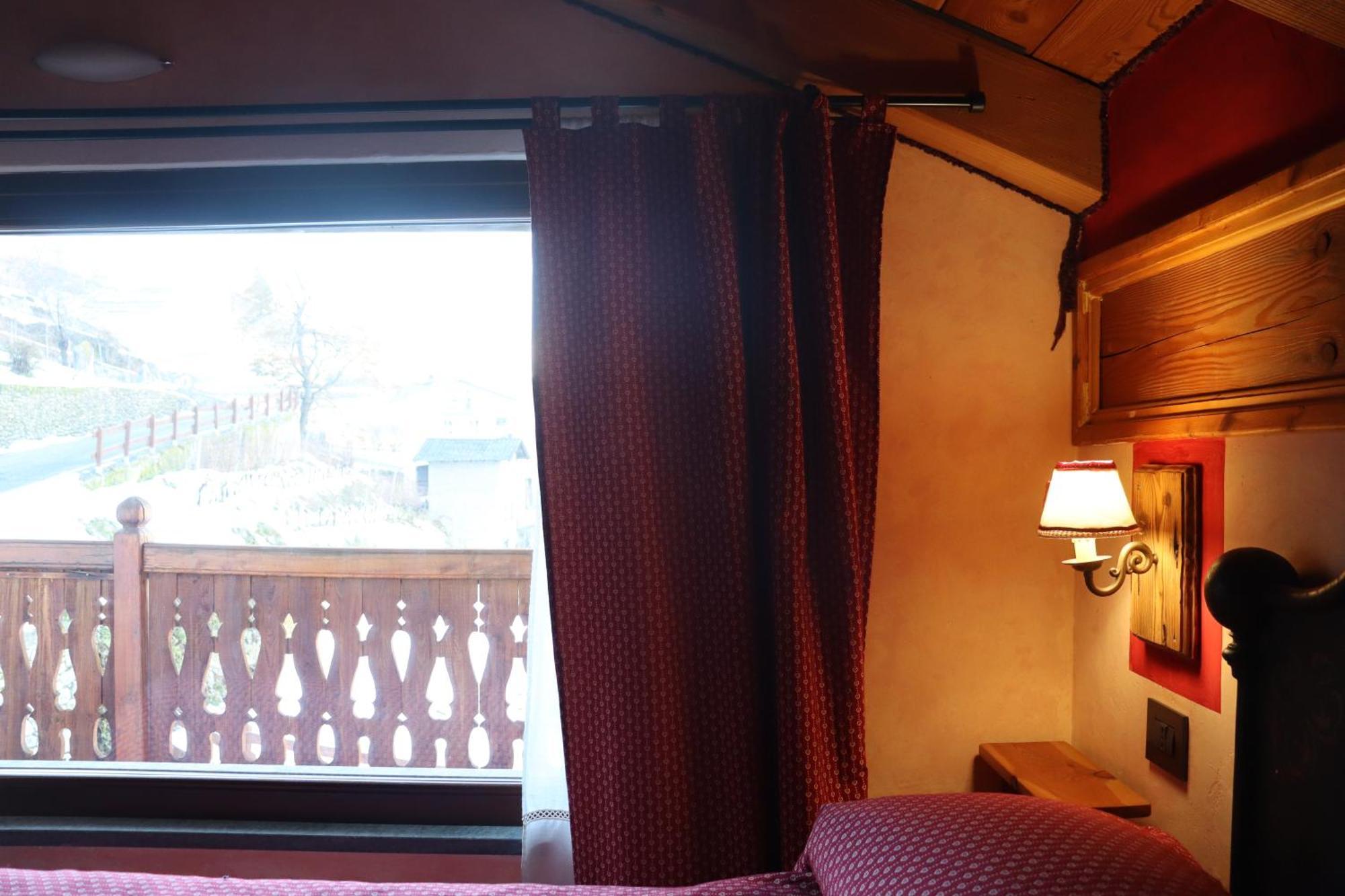 Agriturismo B&B Chevres A Cheval Charvensod Ngoại thất bức ảnh
