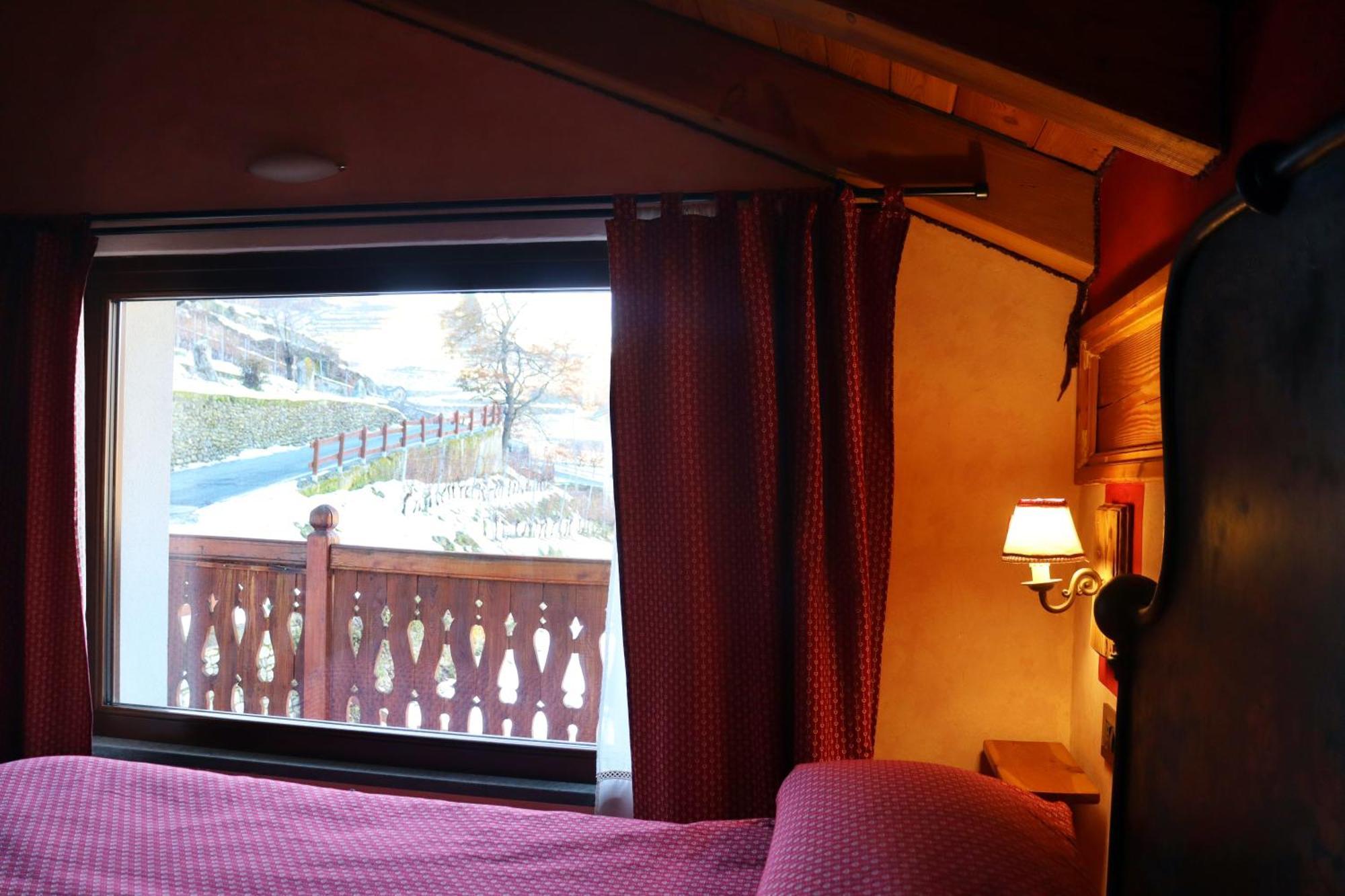Agriturismo B&B Chevres A Cheval Charvensod Ngoại thất bức ảnh